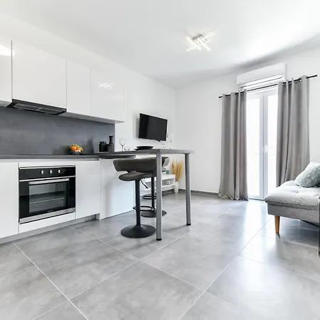Luxe Apartment *