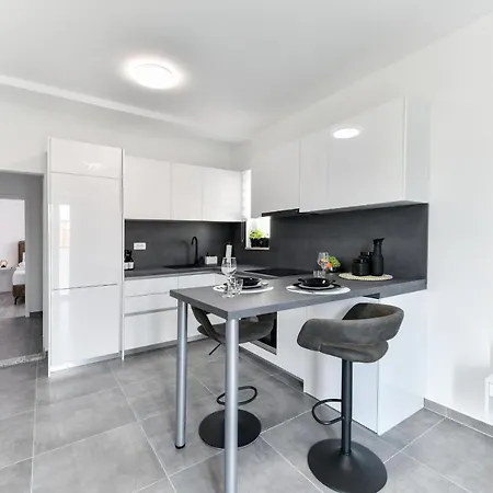 Luxe Apartment *